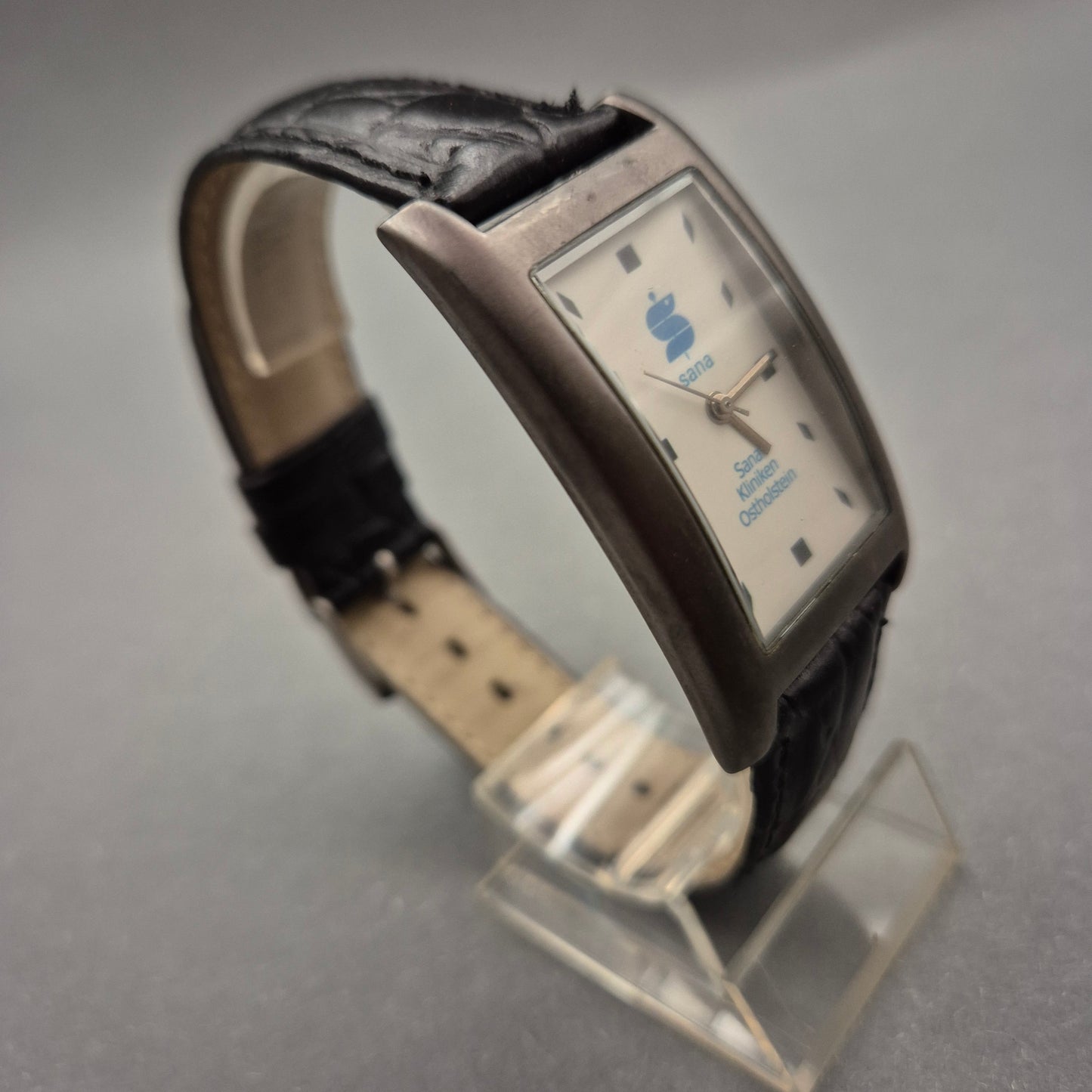 Werbe Herren Uhr „Sana Kliniken“ – Rechteckiges Gehäuse