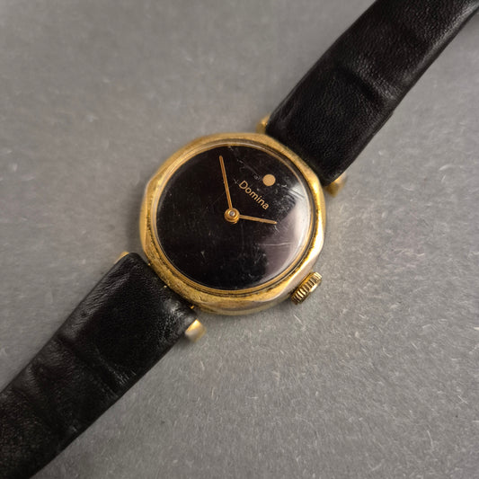 Domina Damen Uhr – Klassisches Design mit goldfarbenem Gehäuse