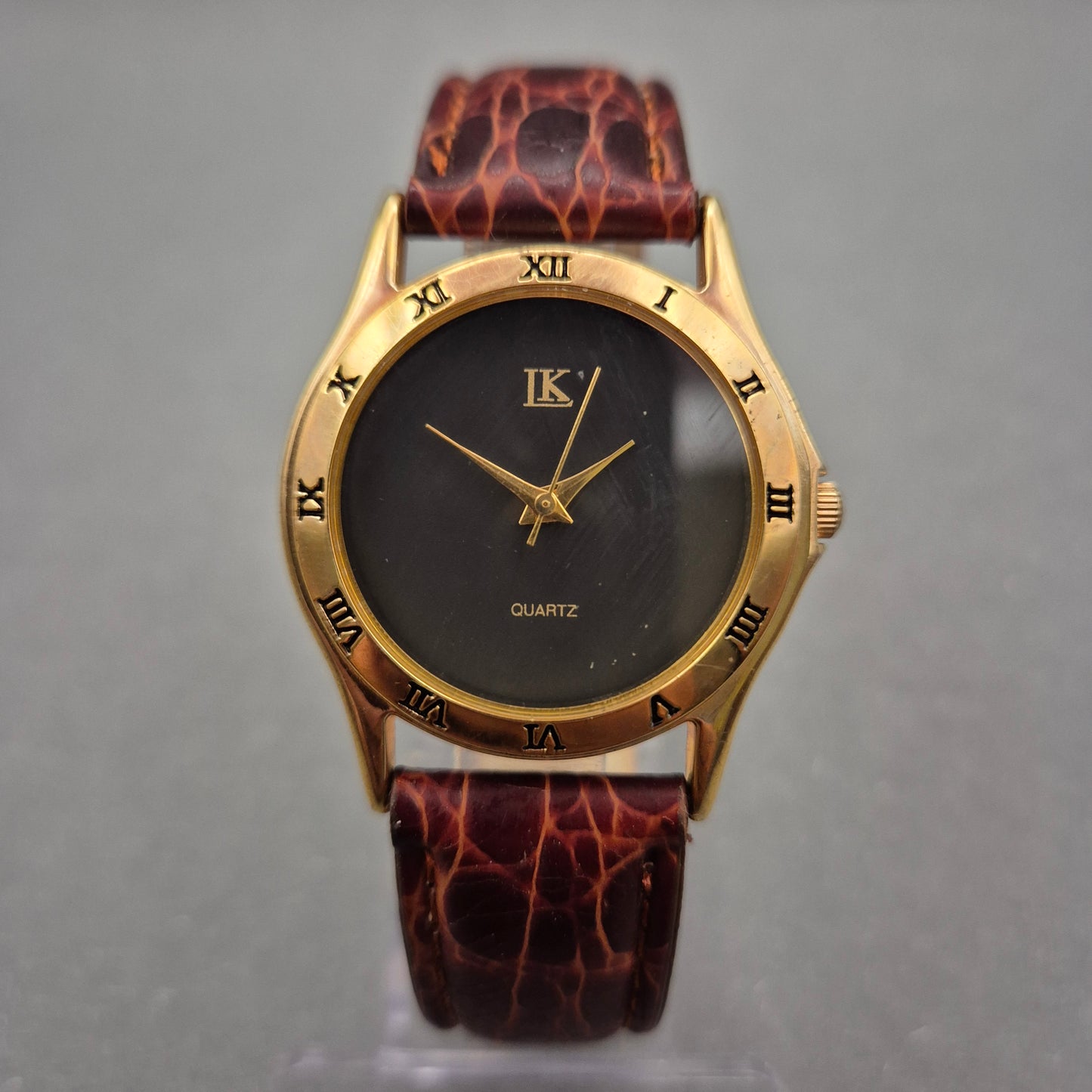 Klassische IK Herren Uhr – Goldoptik mit römischen Ziffern