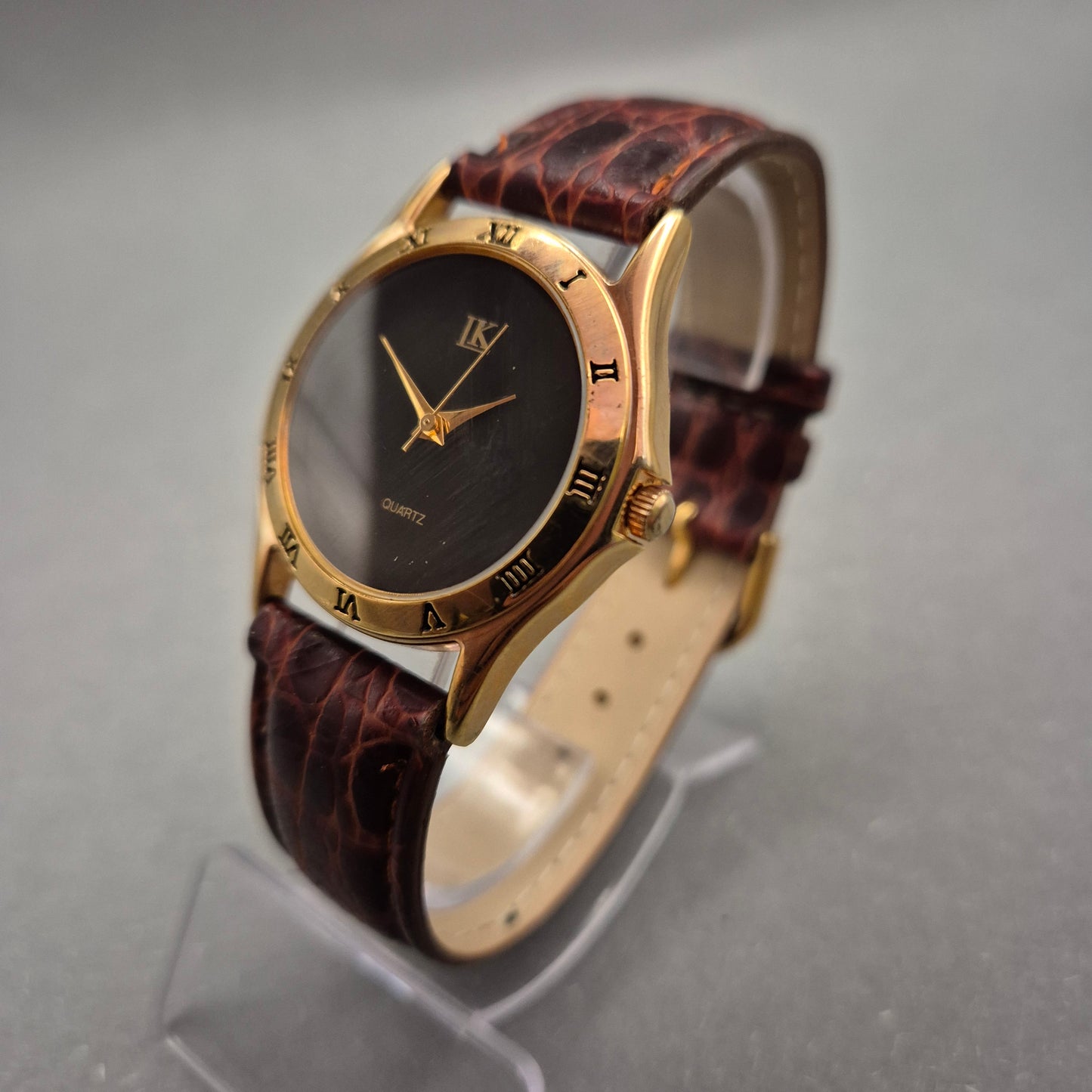 Klassische IK Herren Uhr – Goldoptik mit römischen Ziffern