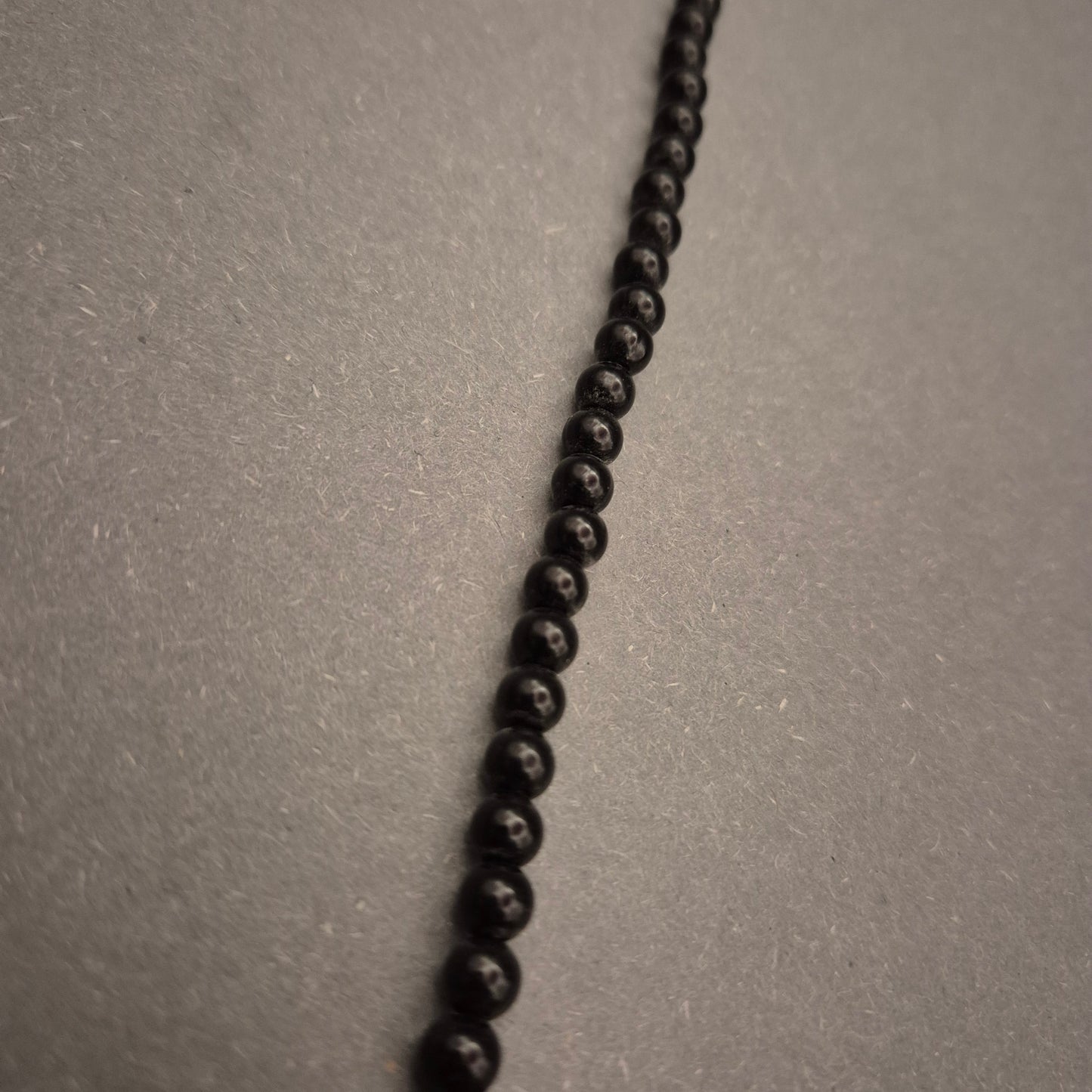 Schlichte schwarze Hämatit Halskette – Klassisch und zeitlos