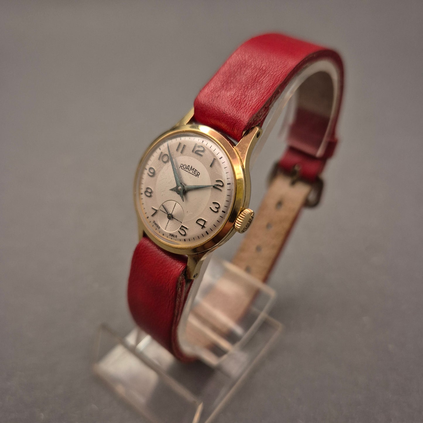 Klassische Roamer Damen Uhr – Schweizer Qualität mit rotem Lederband