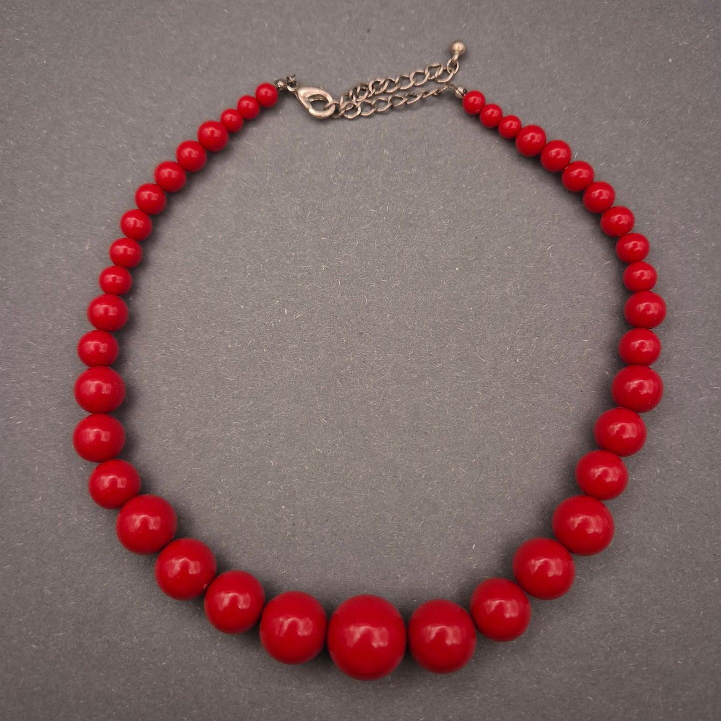 Statement-Kette in knalligem Rot – Verlaufende Acrylperlen