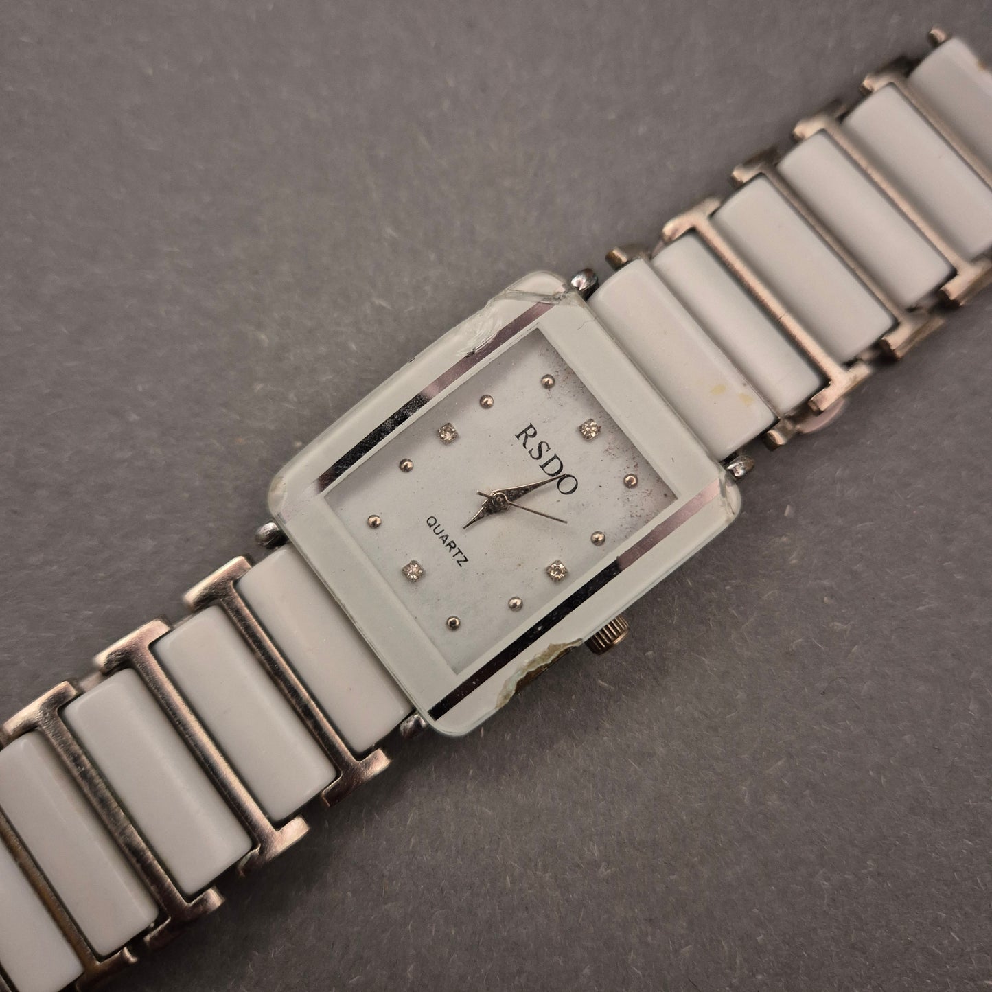 Moderne RSDO Damen Uhr – Weißer Keramik-Look
