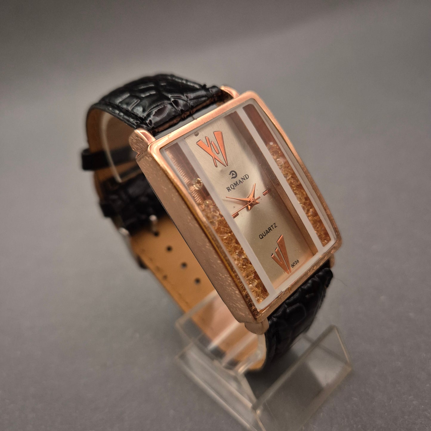 Elegante ROMAND Damen Uhr – Roségold & Seitenbesatz