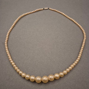 Elegante Perlenkette – Verlaufende Perlen für Vintage-Charme