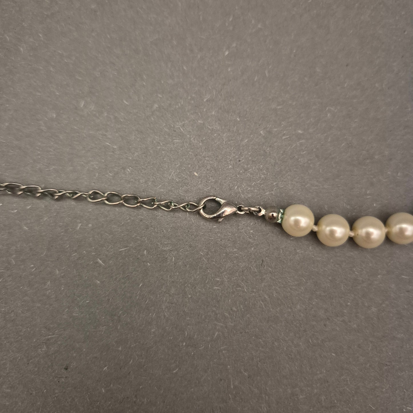 Klassische Damen Perlenkette – Zeitlose Eleganz in Creme