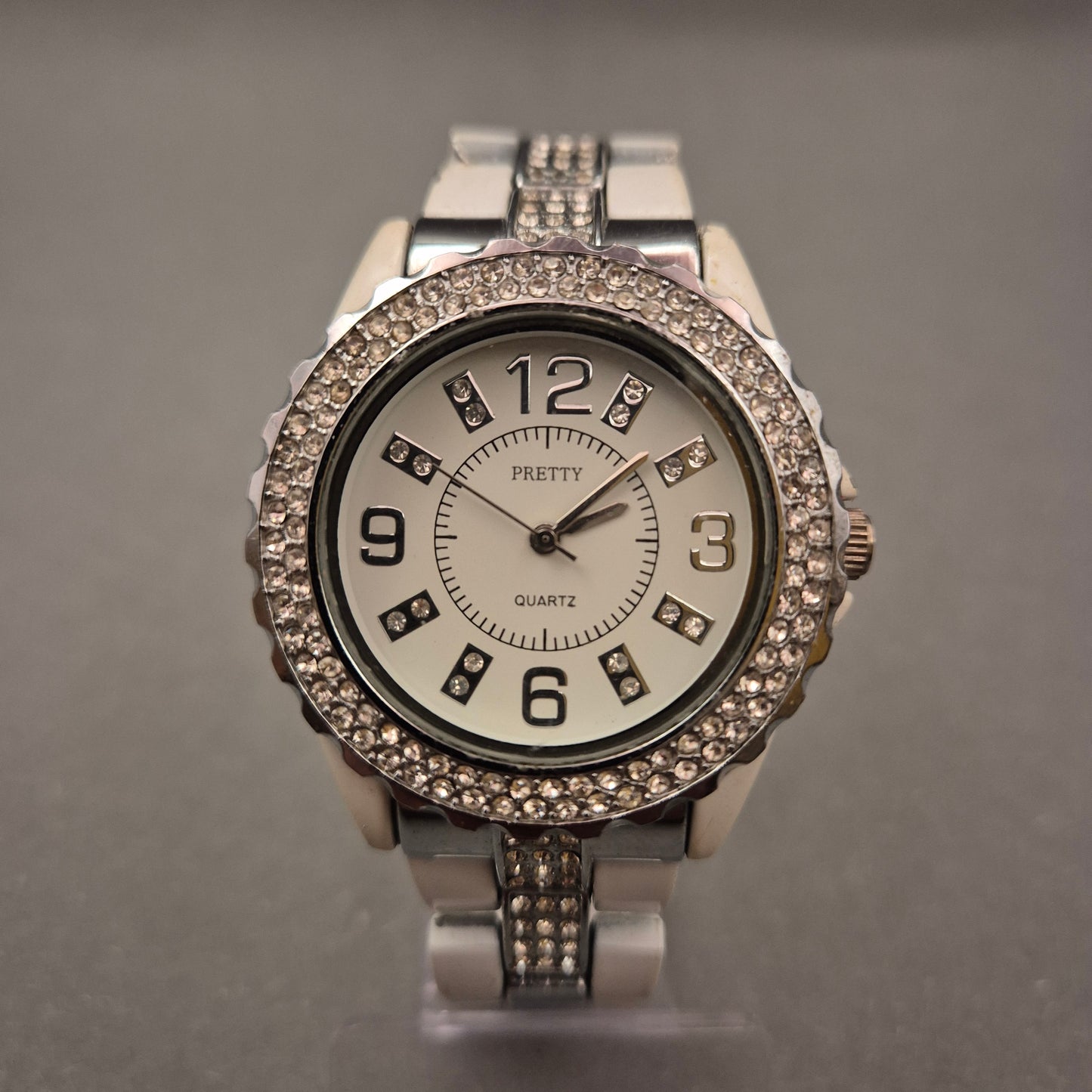 Glamouröse PRETTY Damen Uhr – Kristall-Besatz & Weiß