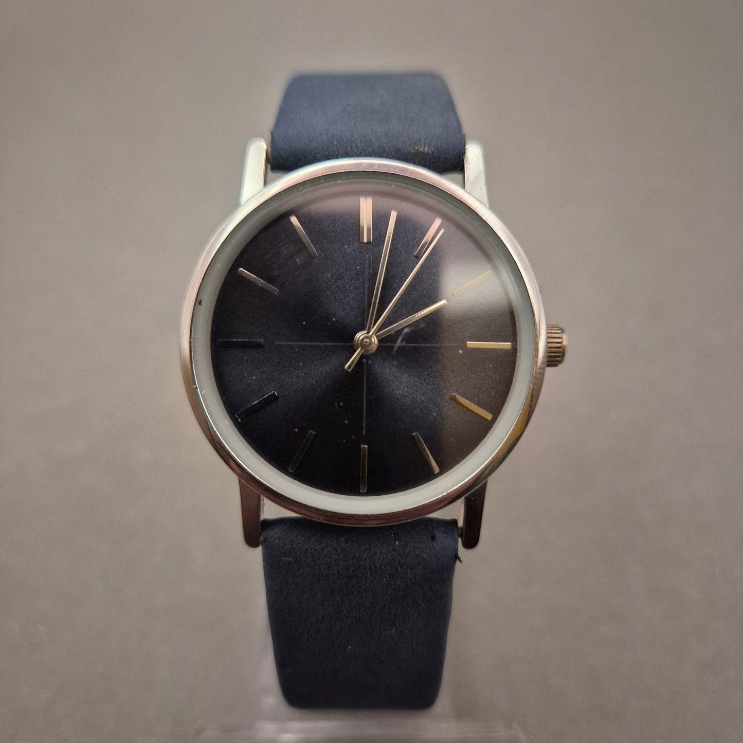 Minimalistische Damen Uhr – Dunkelblau mit Strich-Indexen