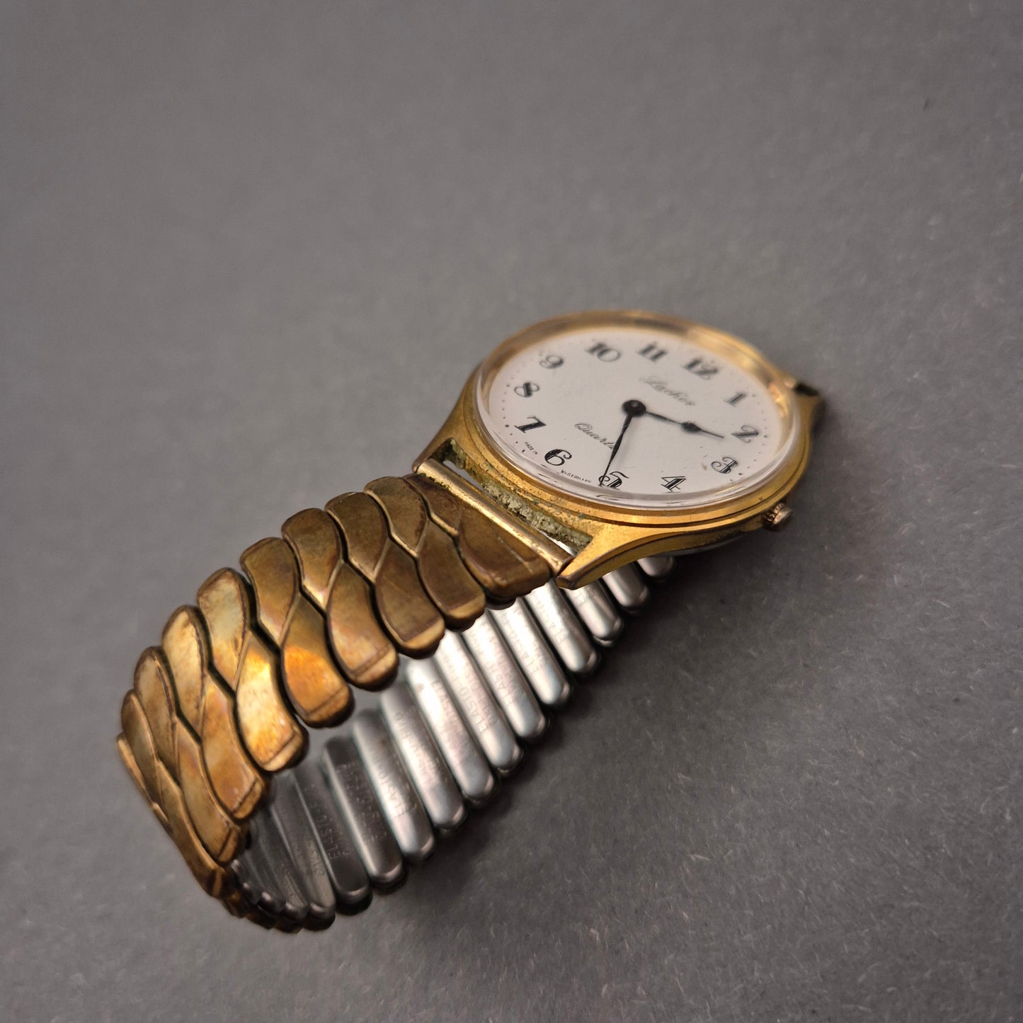 Vintage Lacher Damen Uhr – Goldfarbenes Zugarmband & W-Germany