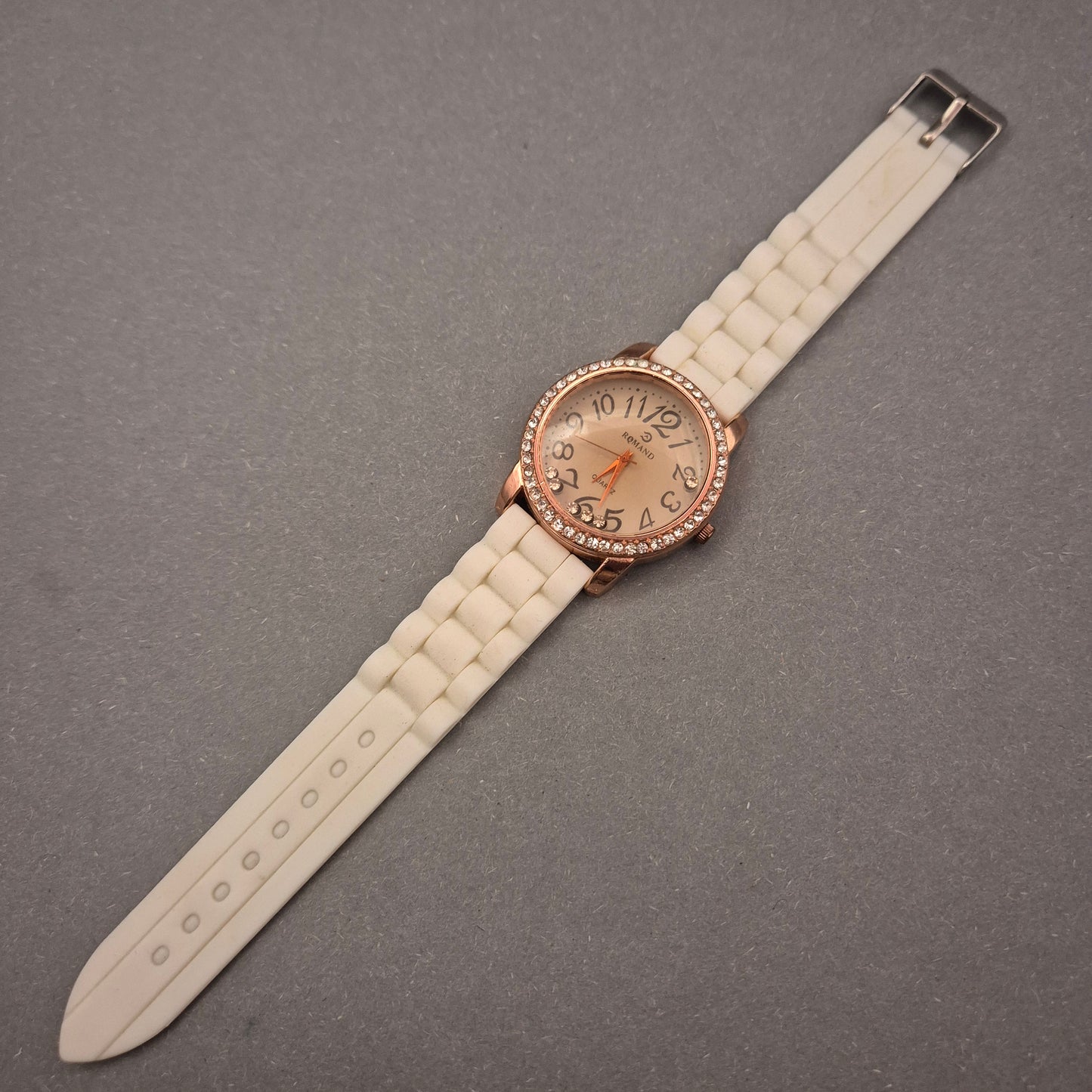 ROMAND Damen Uhr – Roségold, Strass & Weißes Silikonarmband