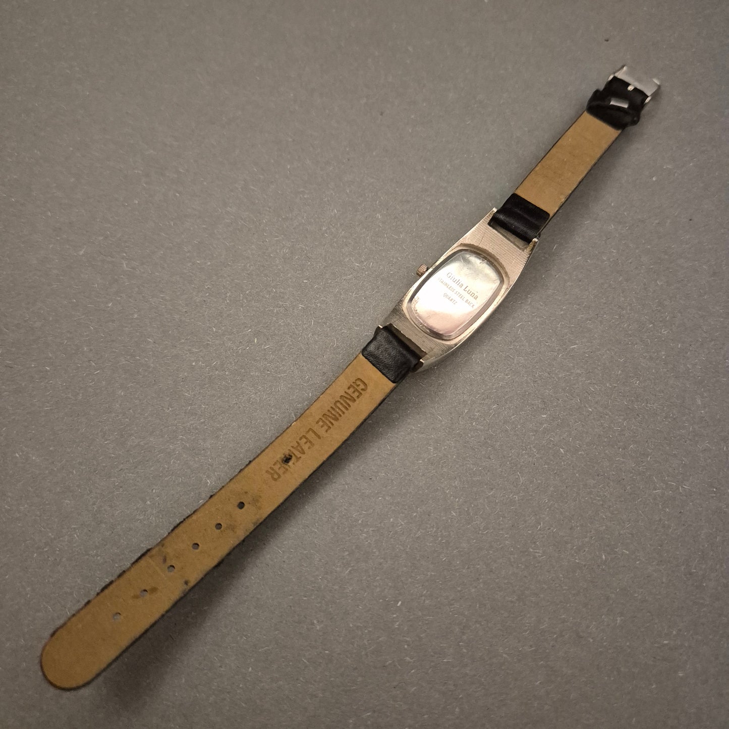 Giulia Luna Damen Quarzuhr – Elegantes Tunnel-Design, Schwarz/Silber