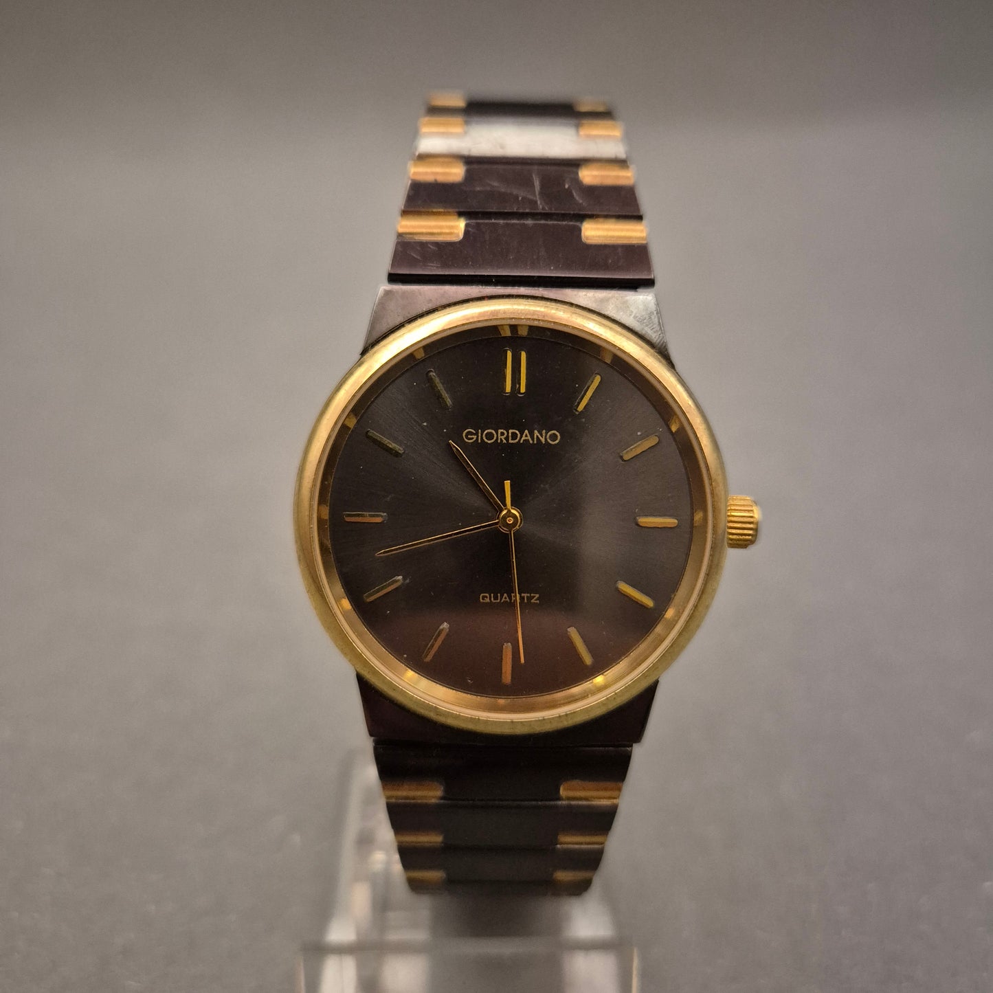 Elegante Giordano Damen Uhr – Schwarz-Gold-Kombination