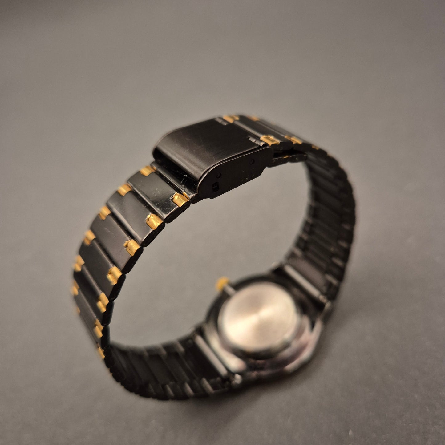 Elegante Giordano Damen Uhr – Schwarz-Gold-Kombination