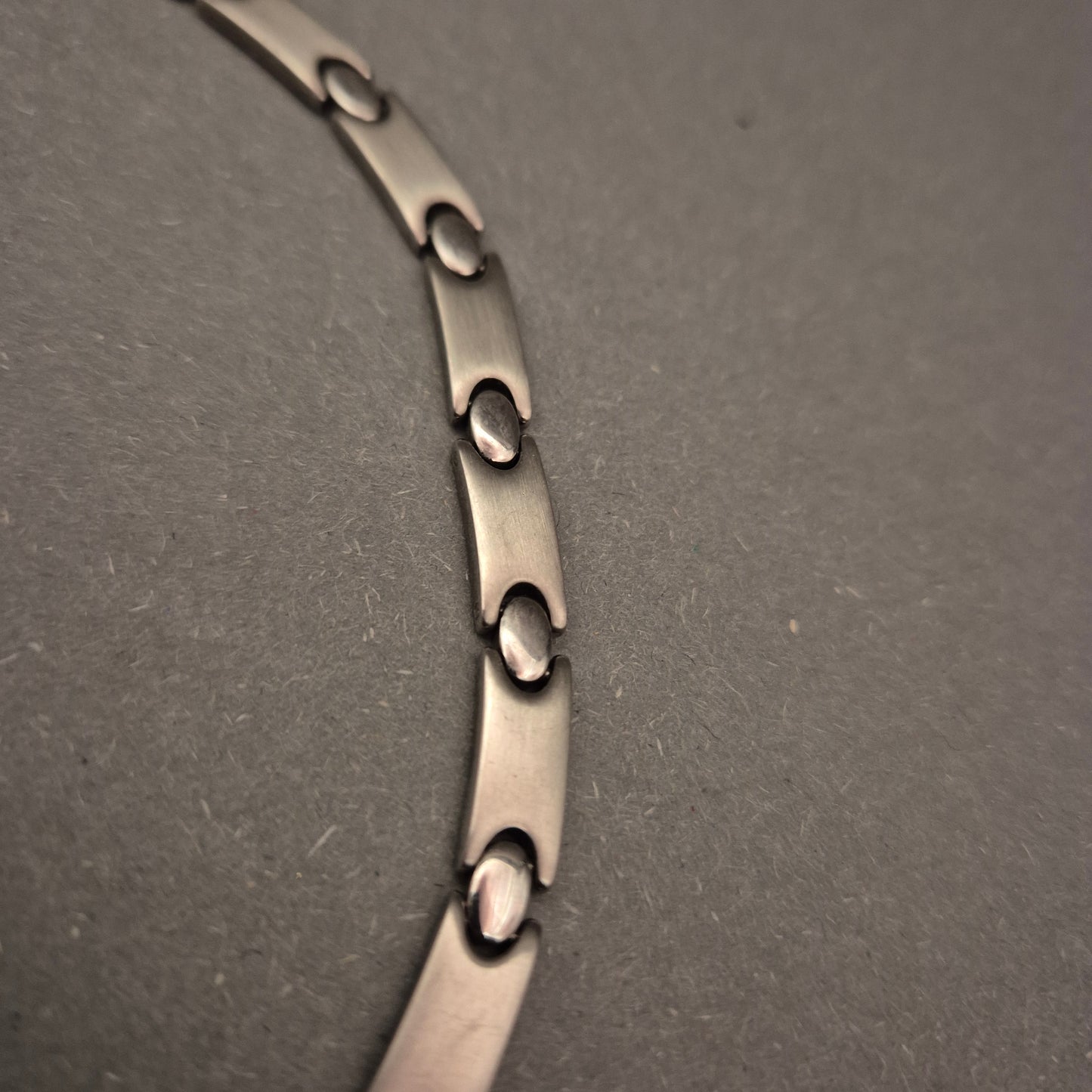 Modernes Glieder-Collier – Edelstahl-Look mit Minimalistischem Design