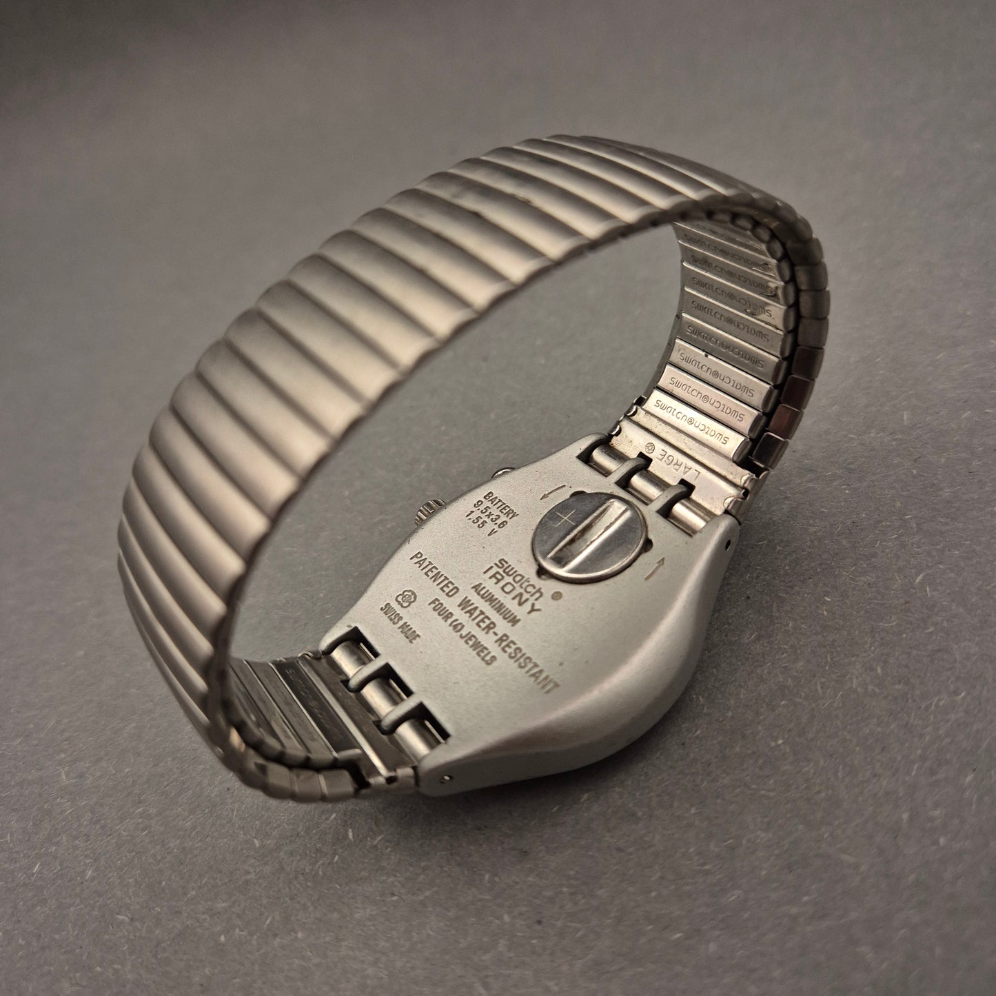 Swatch Irony Chronograph Herren Uhr – Sportliches Design aus Aluminium