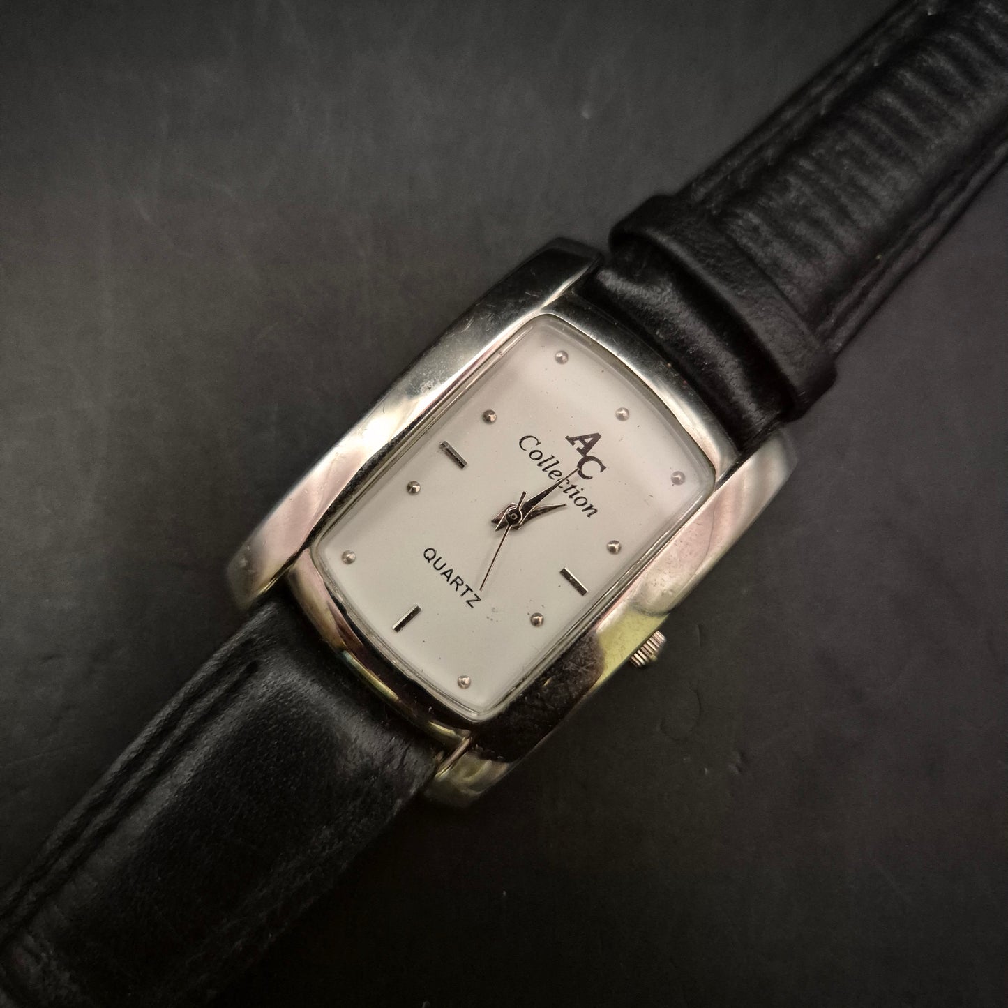 Klassische AC Collection Damen Uhr mit Lederarmband und Quarzwerk