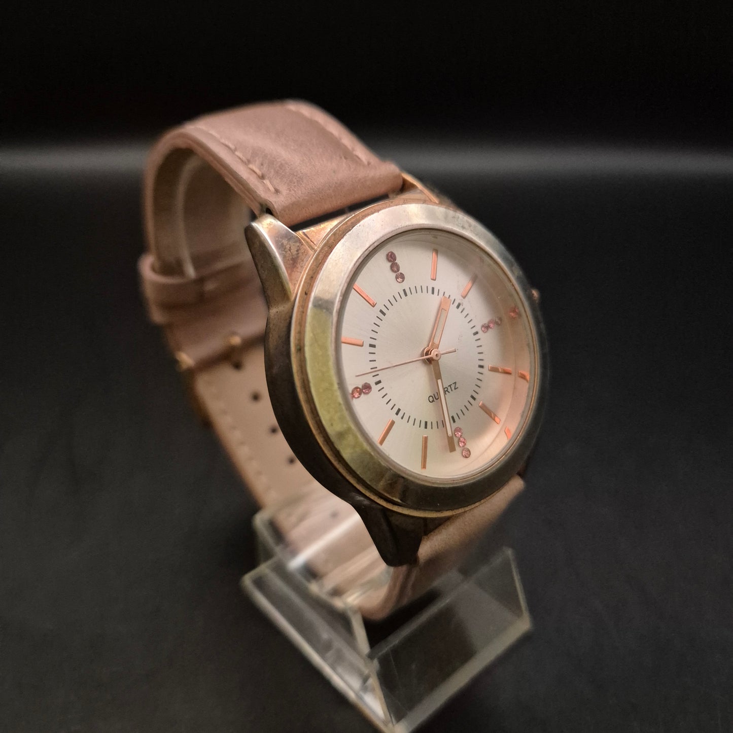 Schlichte Damen Uhr Ideen Welt mit rosafarbenem Lederarmband