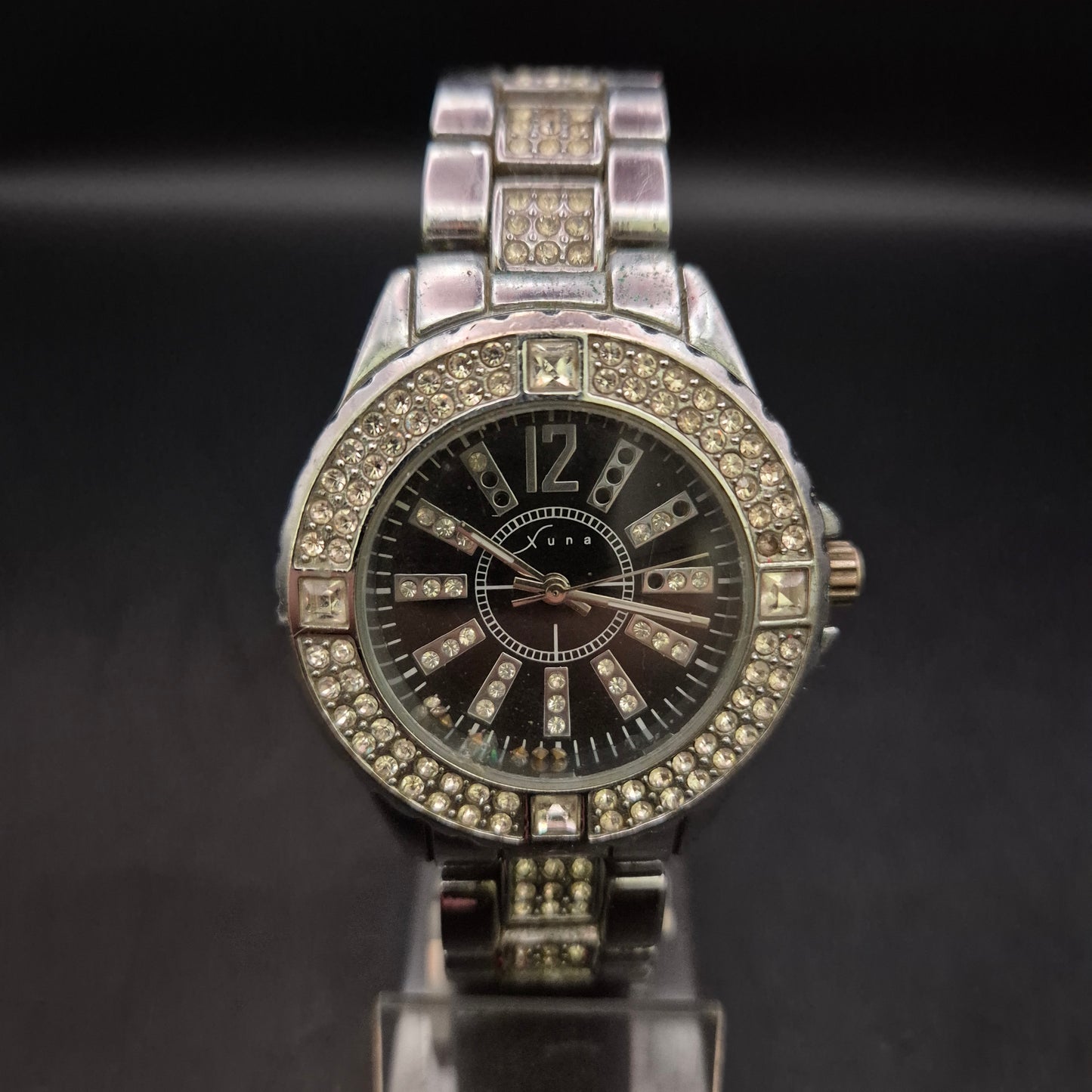 Glamouröse Damen Uhr Silber mit Strassbesatz und Gliederarmband