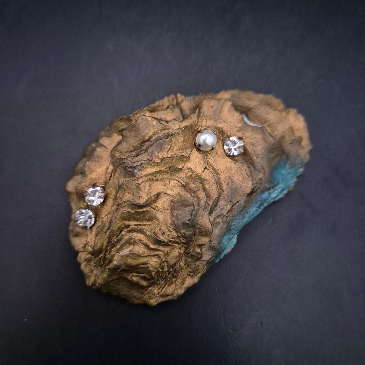 Zeitlose Perlen- und Strass Ohrstecker – Edles Duo für jeden Anlass