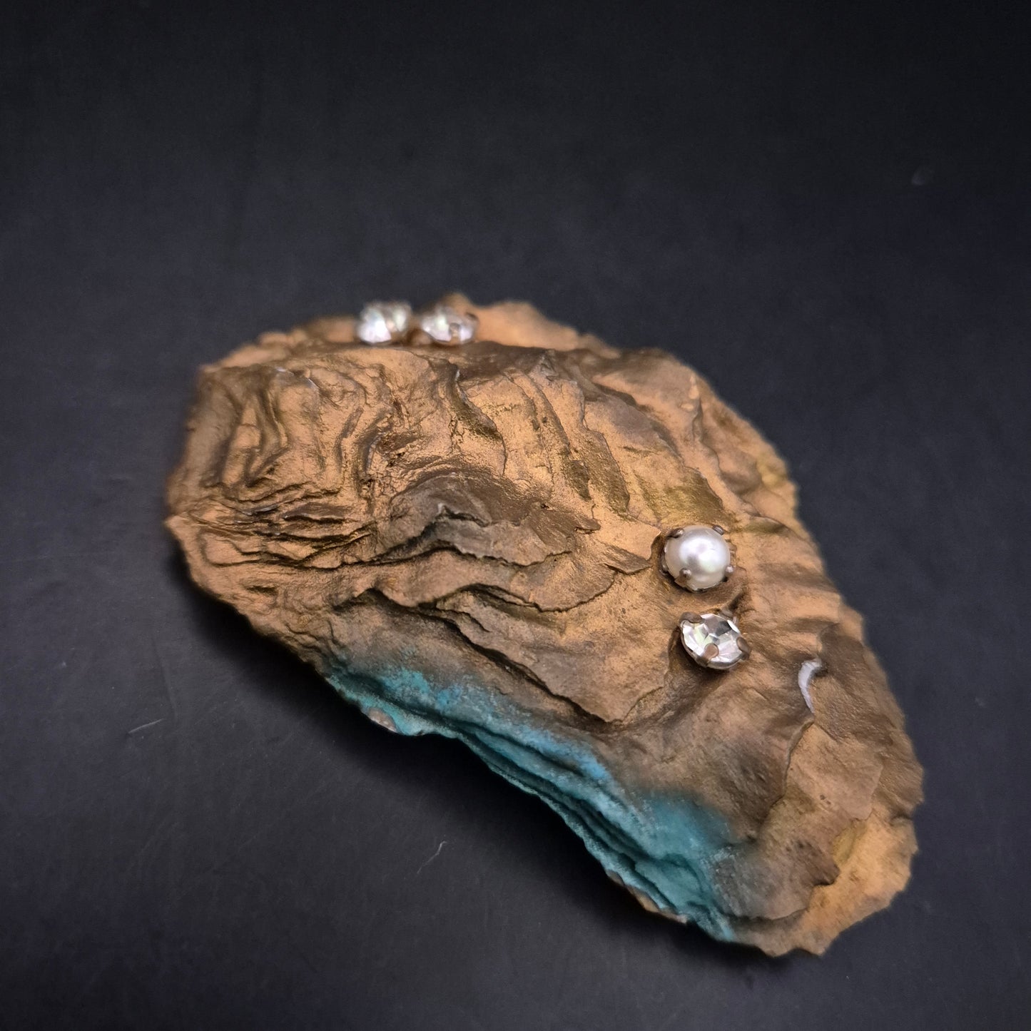 Zeitlose Perlen- und Strass Ohrstecker – Edles Duo für jeden Anlass