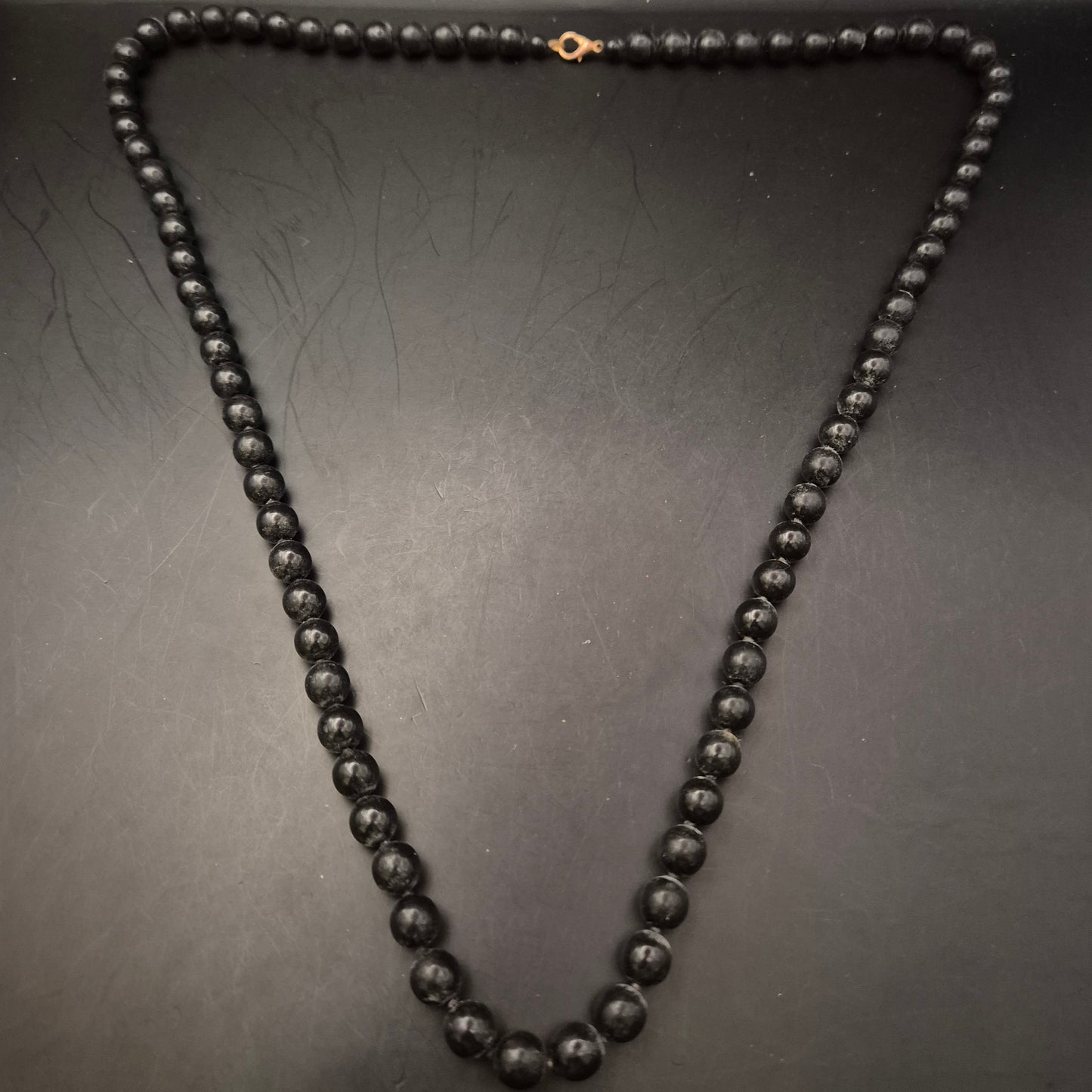 Schwarze Lava Halskette – Naturstein Schmuck für einen markanten Look
