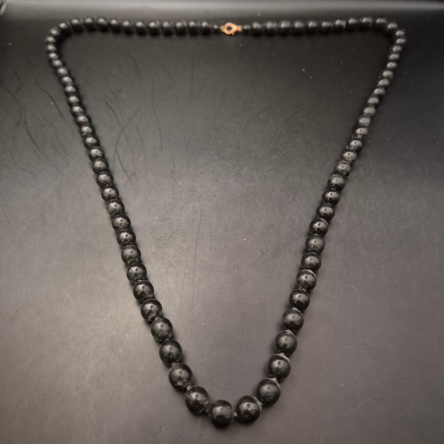 Schwarze Lava Halskette – Naturstein Schmuck für einen markanten Look