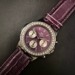 Lila Damen Uhr von MC – Strassbesetzt mit Lederarmband und Chronolook
