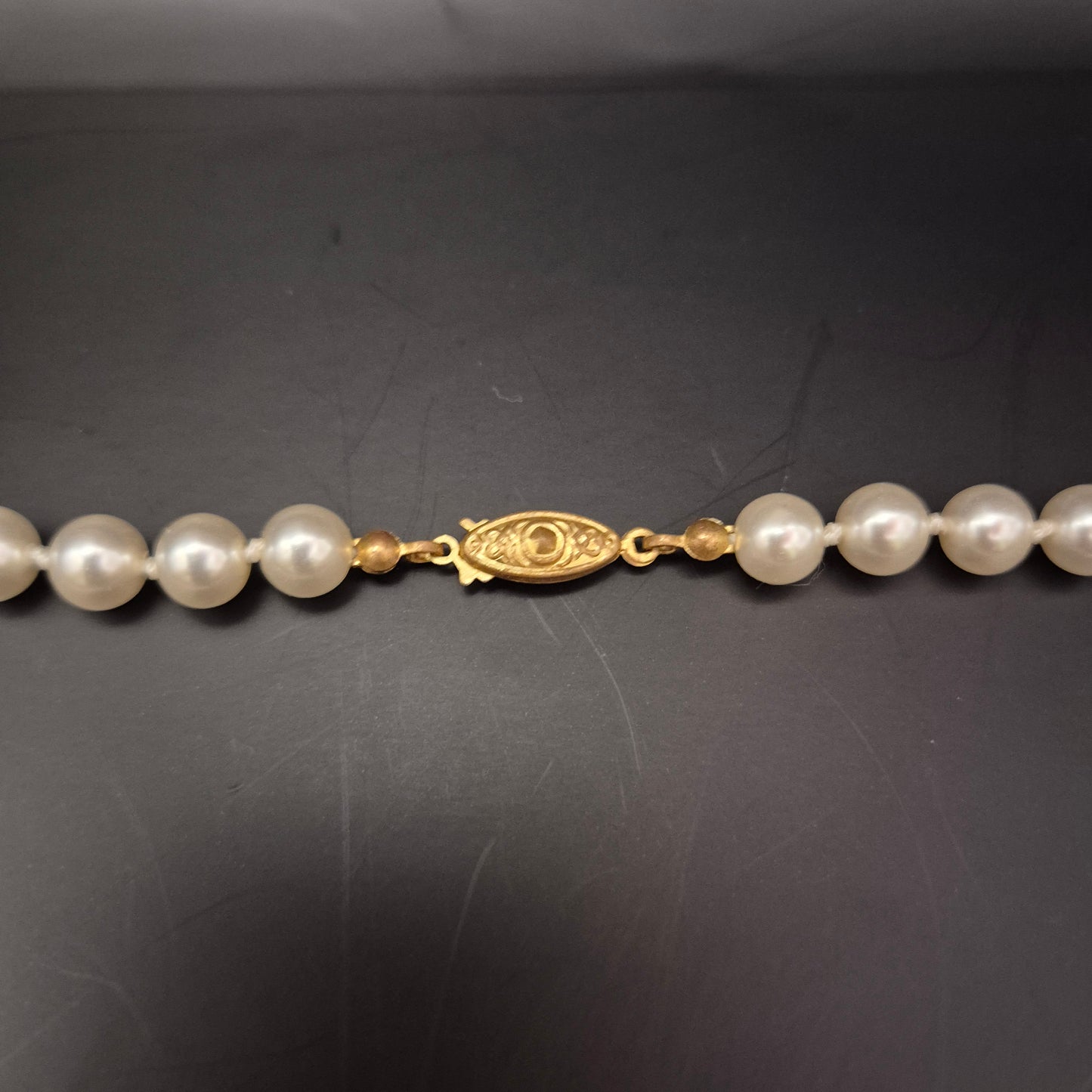 Elegantes Perlen-Collier – Verlaufende Größe mit Edler Kastenschließe