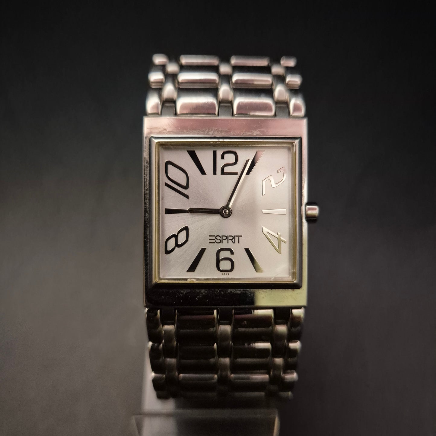 Esprit Damen Uhr – Rechteckiges Design in Edelstahl-Optik