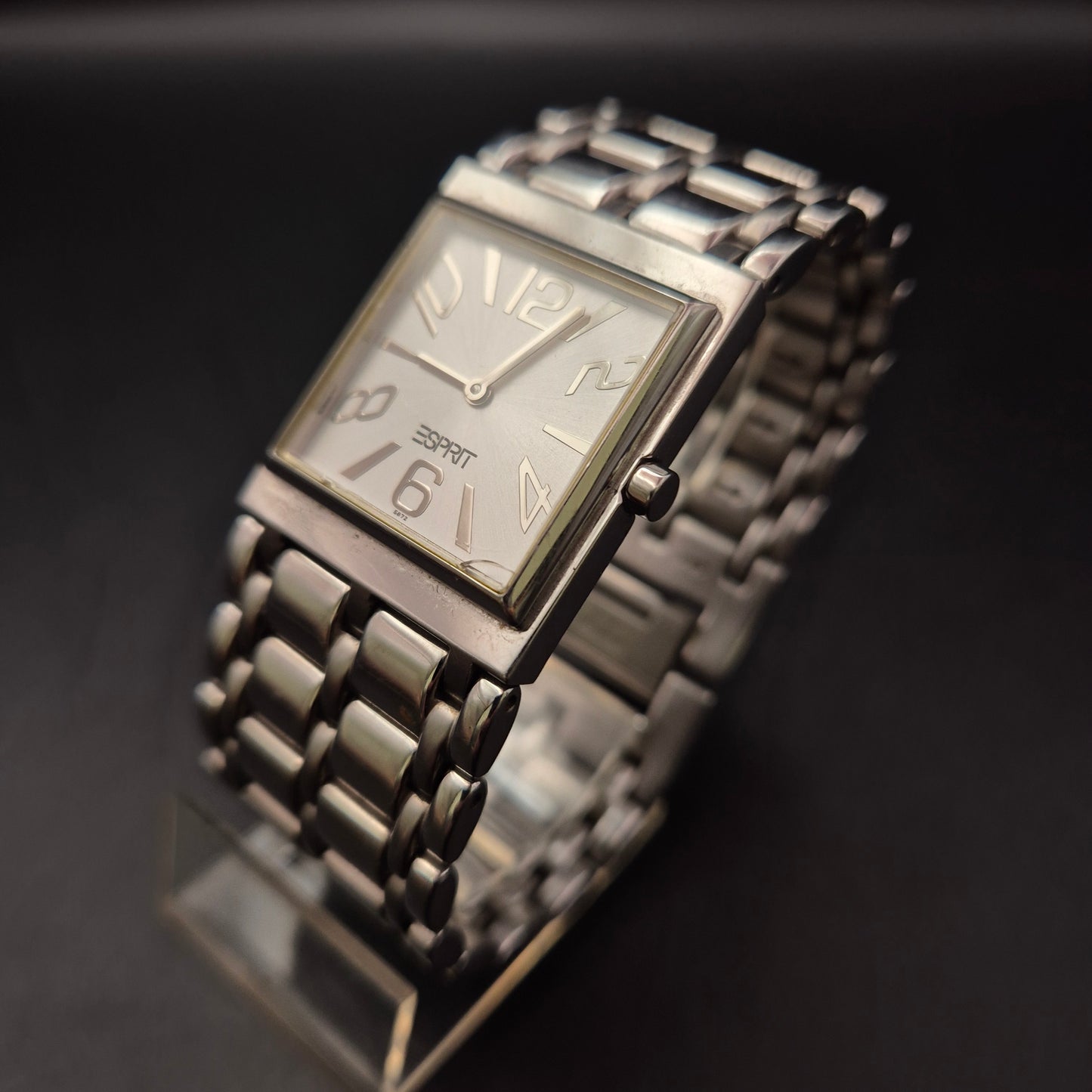 Esprit Damen Uhr – Rechteckiges Design in Edelstahl-Optik