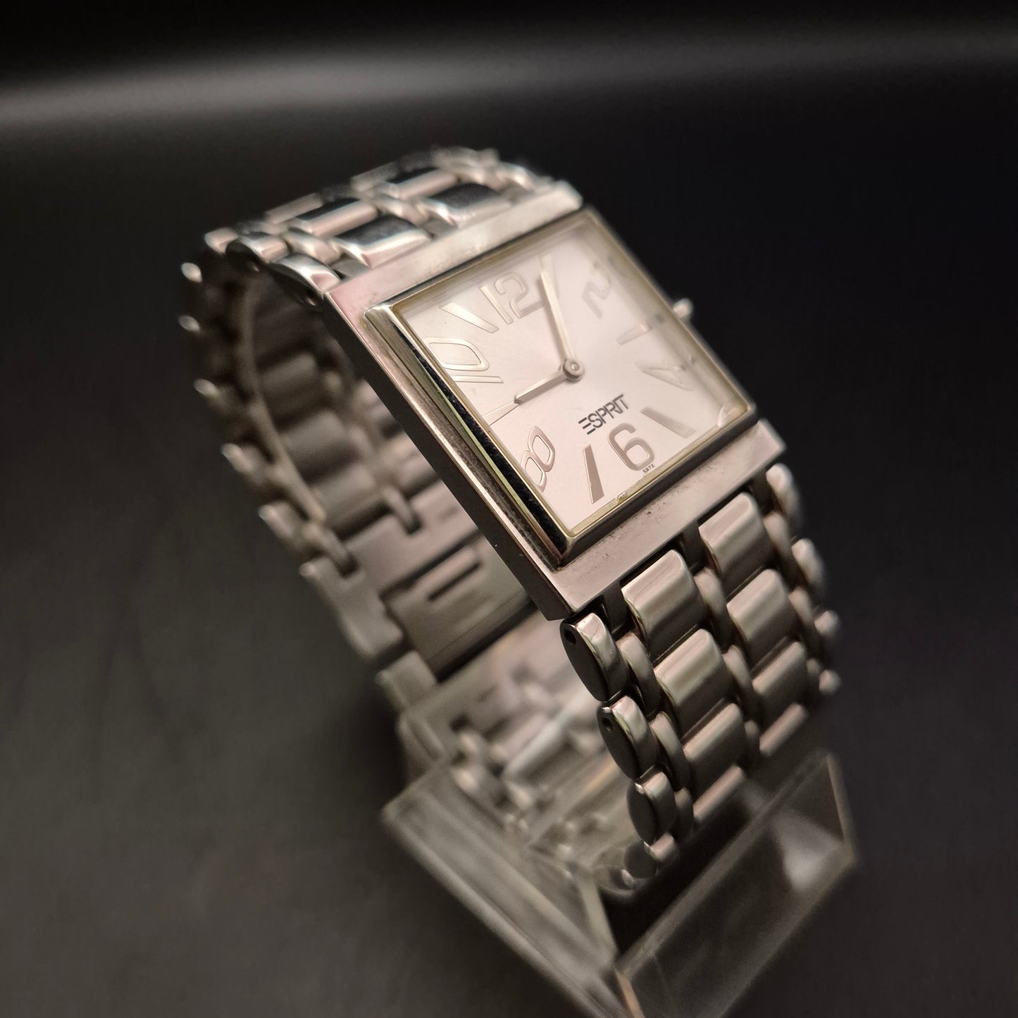 Esprit Damen Uhr – Rechteckiges Design in Edelstahl-Optik