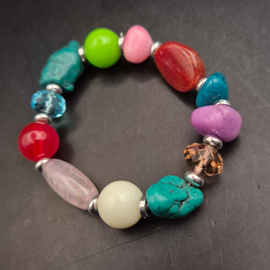 Buntes Damen Armband – Elastisches Design mit Naturstein-Optik