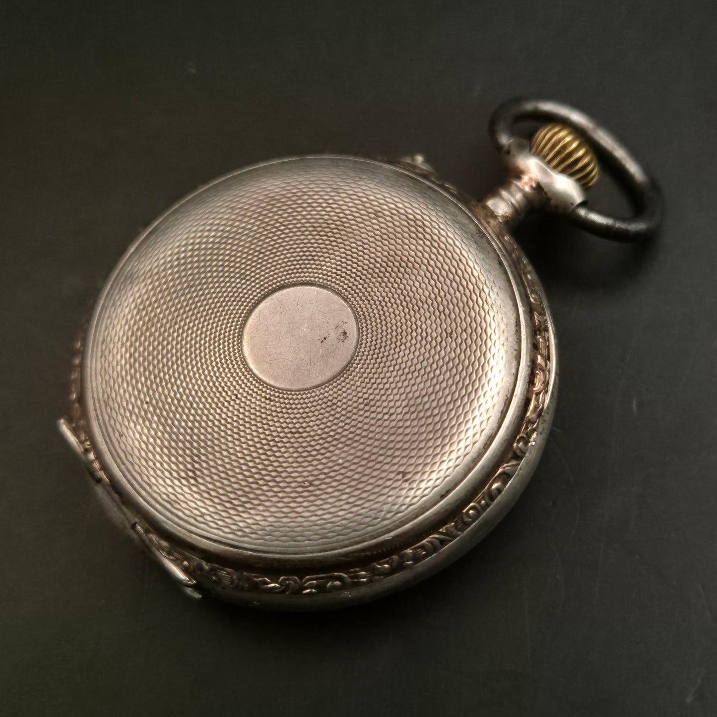 Antike Remontoir Taschenuhr – Französisches Design mit Handaufzug