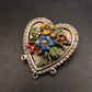 Herzförmige Damen Brosche – Handbemalt mit Blumenmotiv