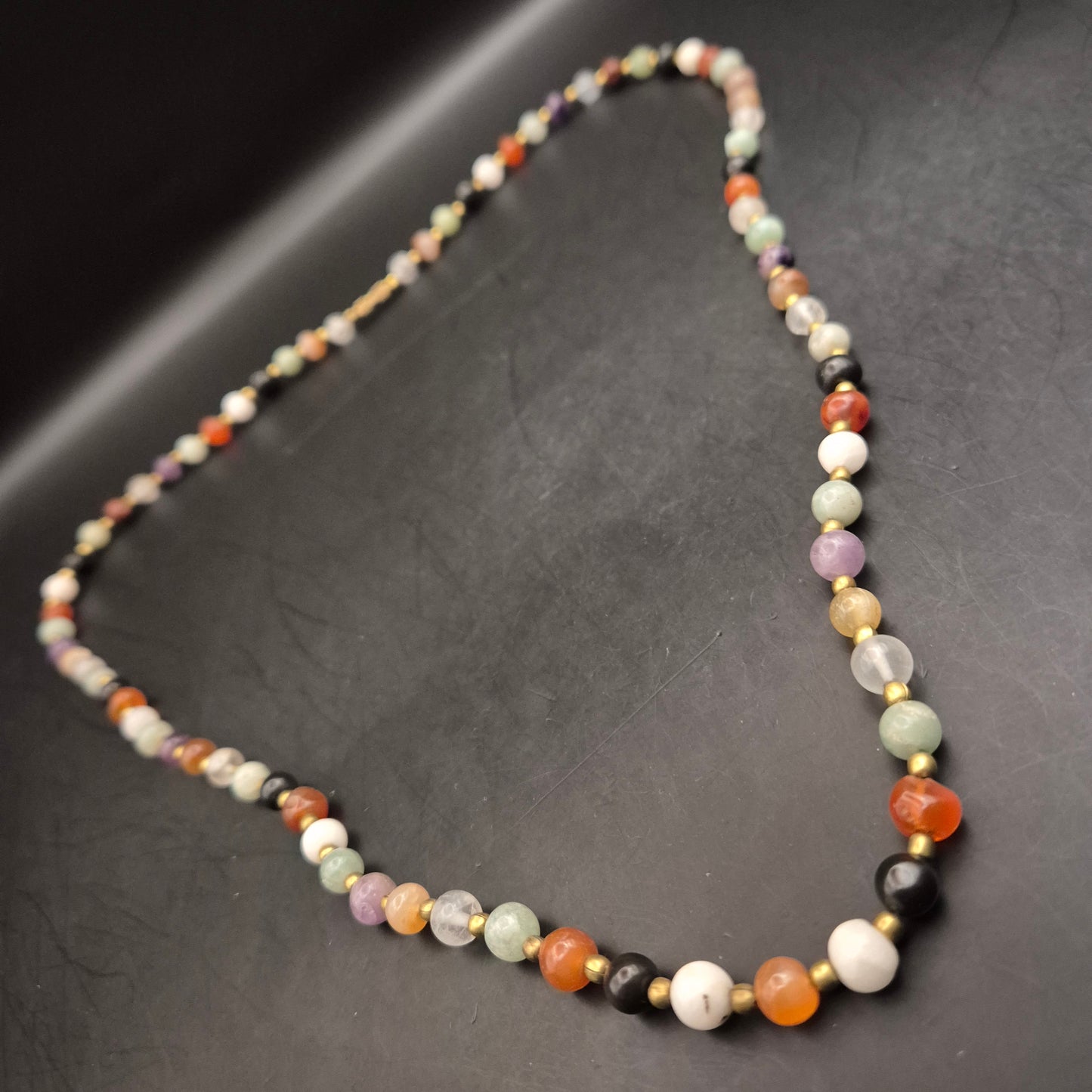 Bunte Damen Halskette – Edelsteinoptik mit Kugelperlen