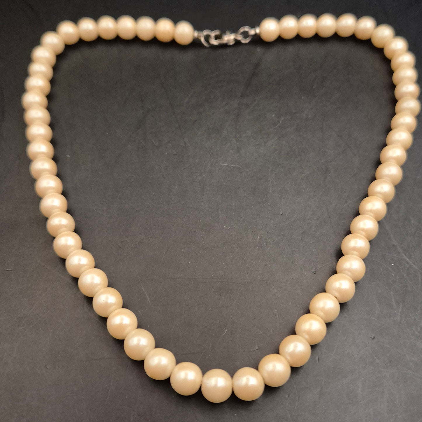 Klassische Damen Perlenkette – Elfenbeinfarbene Rundperlen