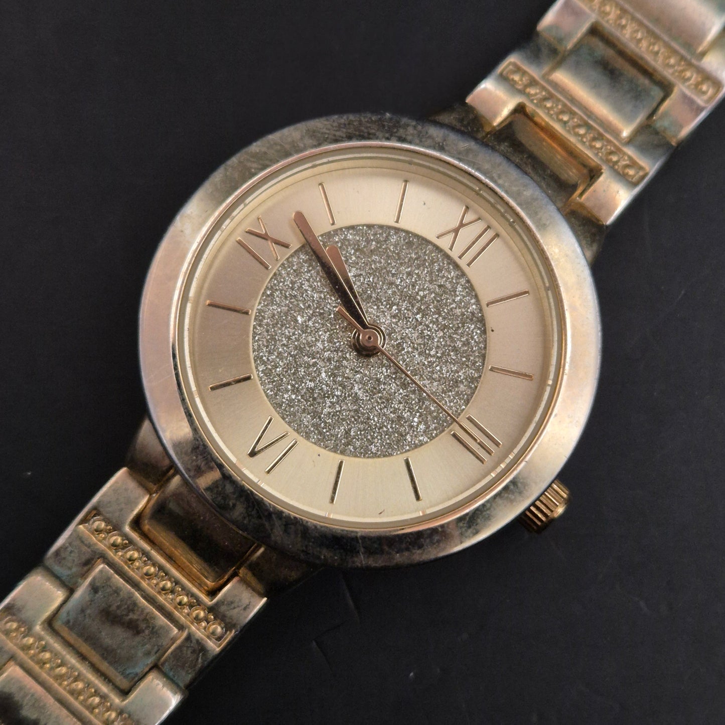 Glitzernde Bijou Brigitte Damen Uhr – Goldenes Design mit römischen Ziffern