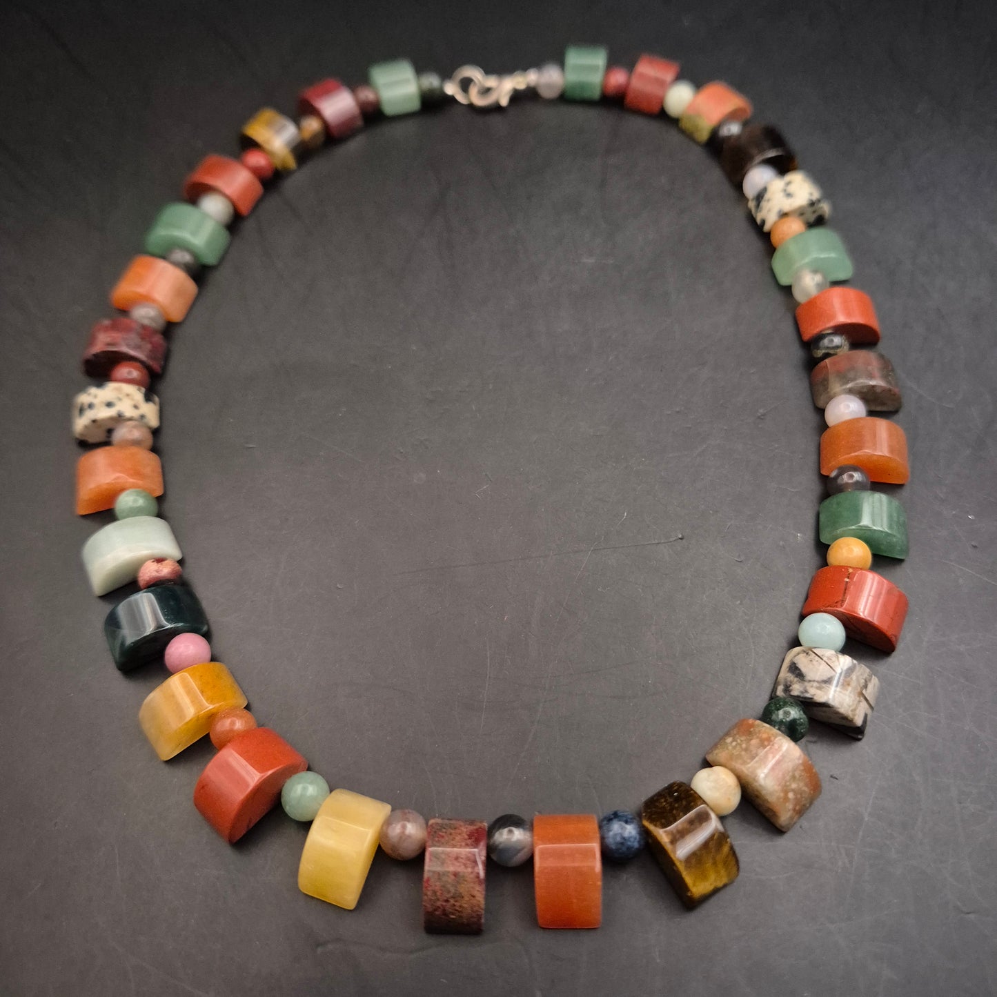 Bunte Edelstein Halskette – Zylinderperlen aus Naturstein