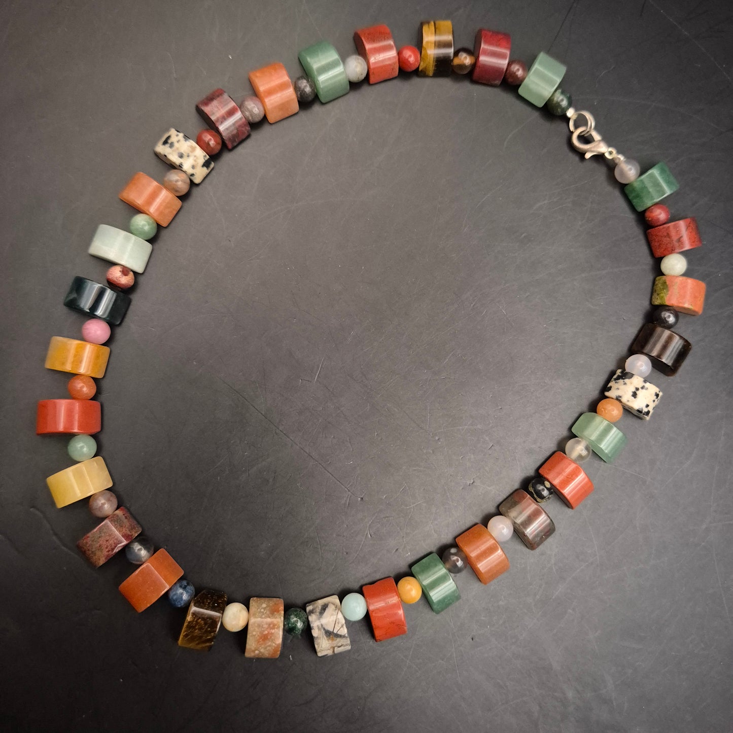 Bunte Edelstein Halskette – Zylinderperlen aus Naturstein
