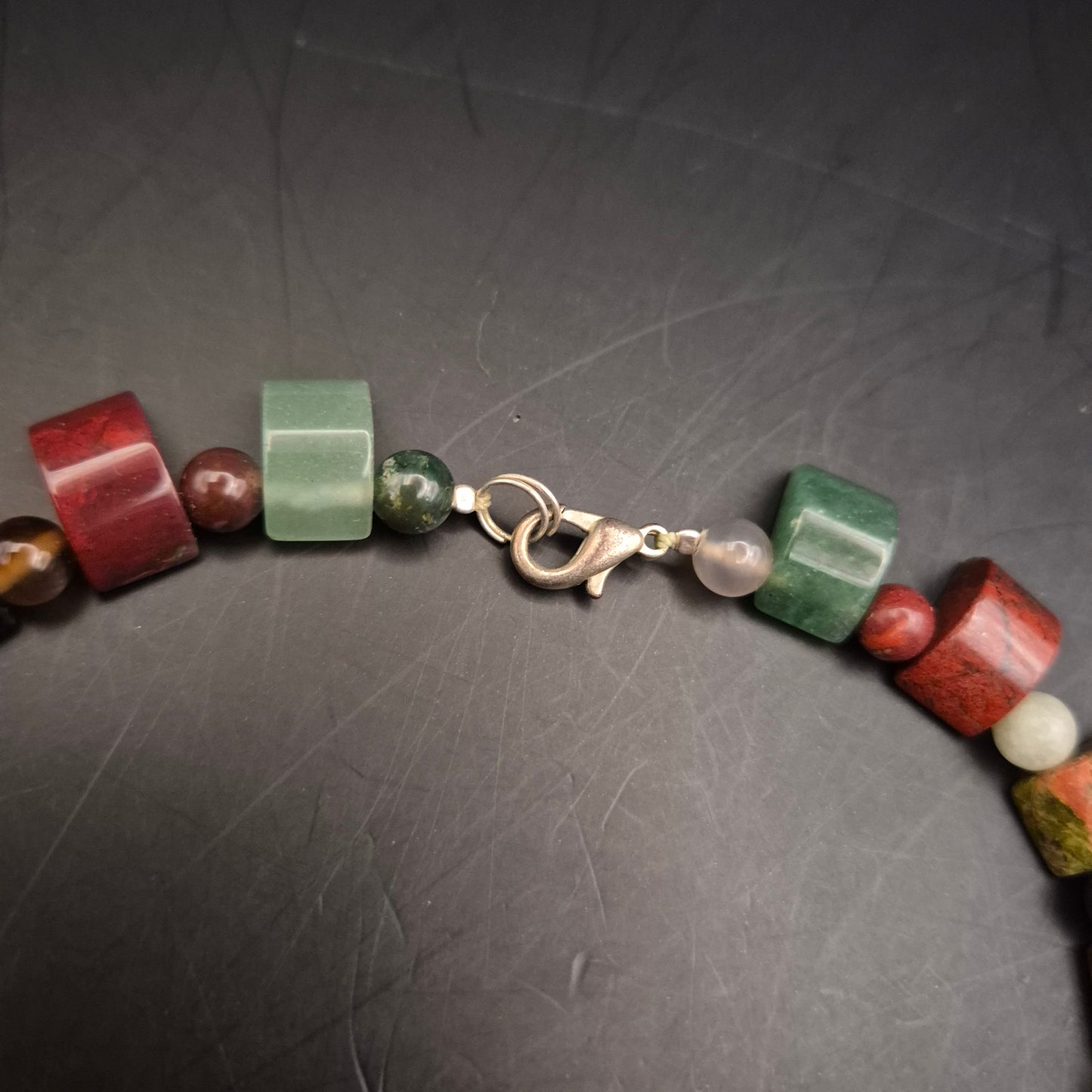 Bunte Edelstein Halskette – Zylinderperlen aus Naturstein