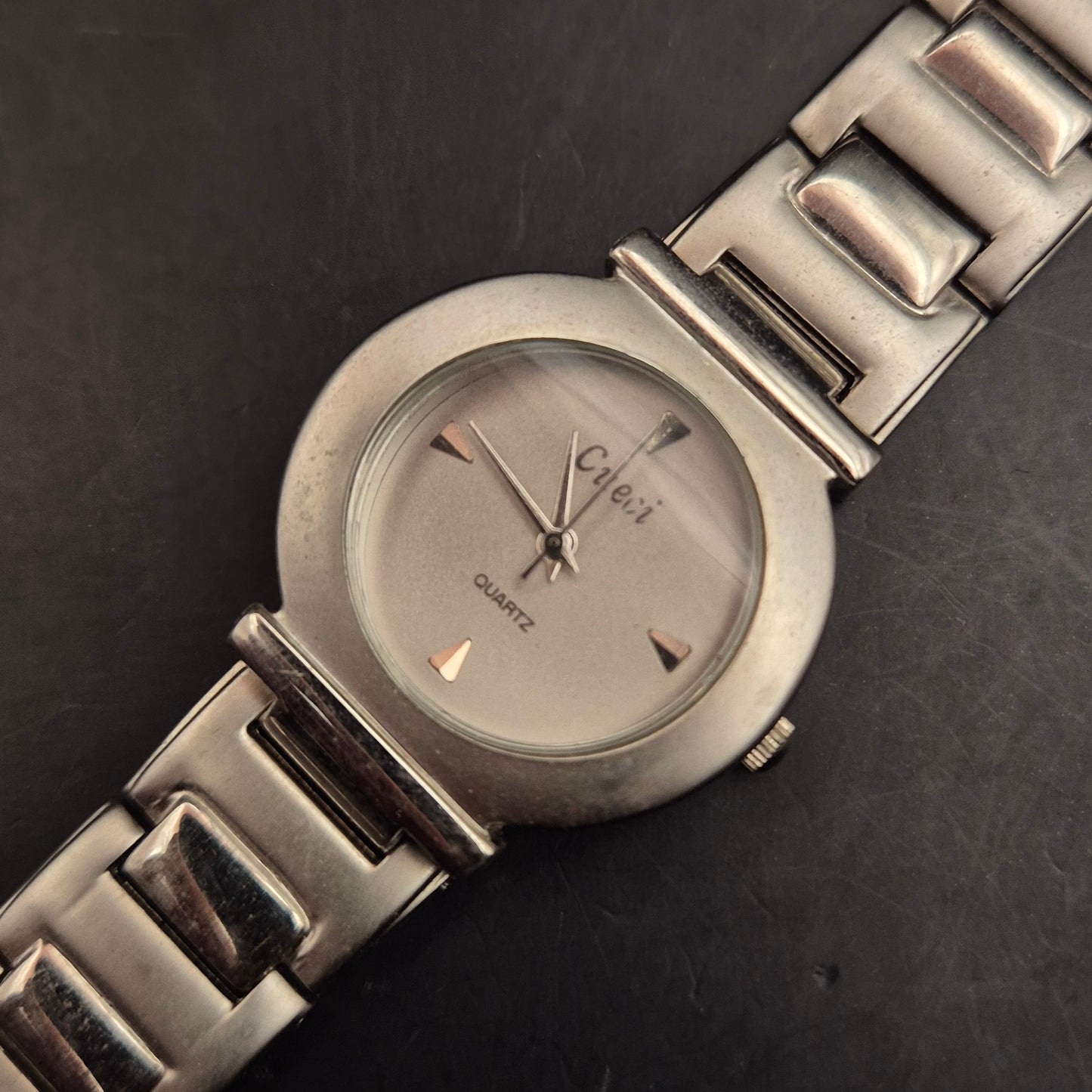 Elegante Cueci Damen Uhr – Schlichtes Design in Edelstahloptik