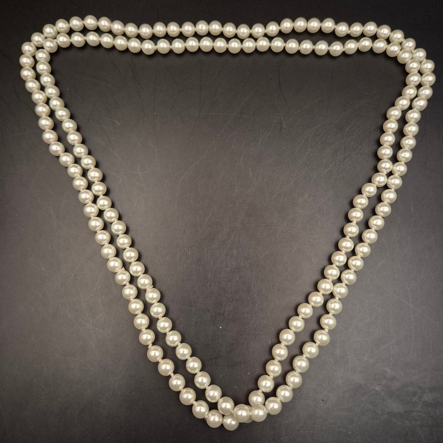 Zweireihige Perlen Halskette – Klassische Eleganz in Cremeweiß