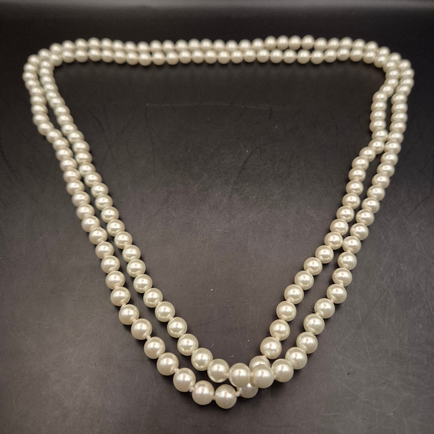 Zweireihige Perlen Halskette – Klassische Eleganz in Cremeweiß