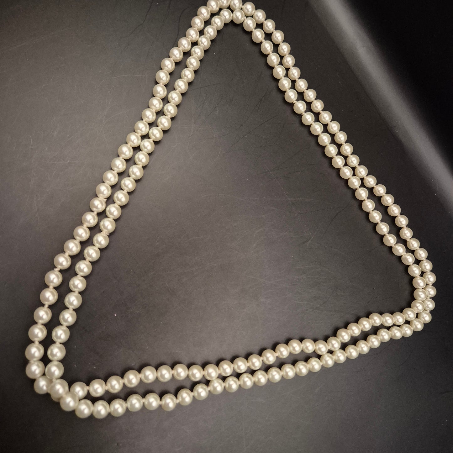 Zweireihige Perlen Halskette – Klassische Eleganz in Cremeweiß