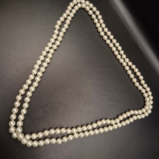 Zweireihige Perlen Halskette – Klassische Eleganz in Cremeweiß