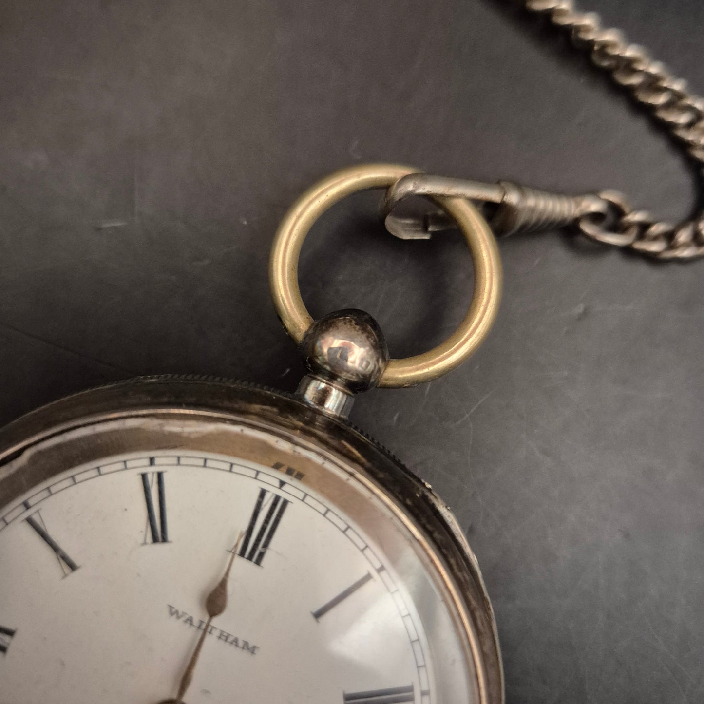 Antike Waltham Taschenuhr mit Kette – Eleganz im historischen Stil