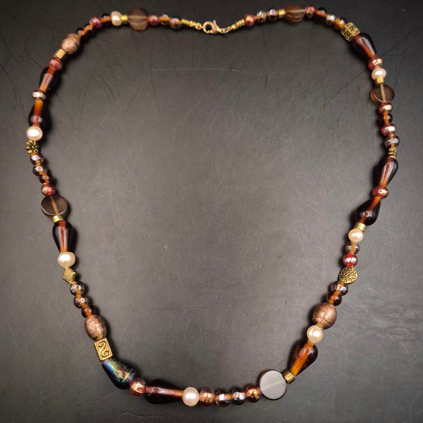 Elegante Halskette mit Glas- und Perlenelementen – Bunte Vintage Optik