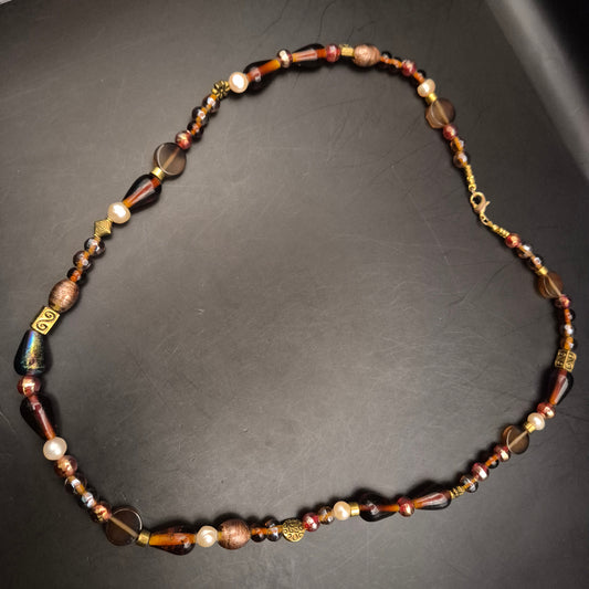 Elegante Halskette mit Glas- und Perlenelementen – Bunte Vintage Optik