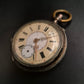 Antike Taschenuhr im Silber-Look – Graviertes Gehäuse (defekt)